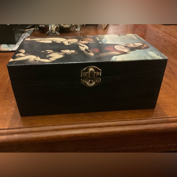 Raphael’s-The Virgin And Child… Beautifully Handmade Gold Hardware Trinket Box! - Picture 4 of 16